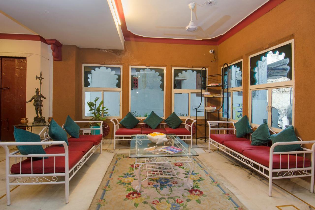 Hotel Udai Niwas By The Lake Udaipur Esterno foto