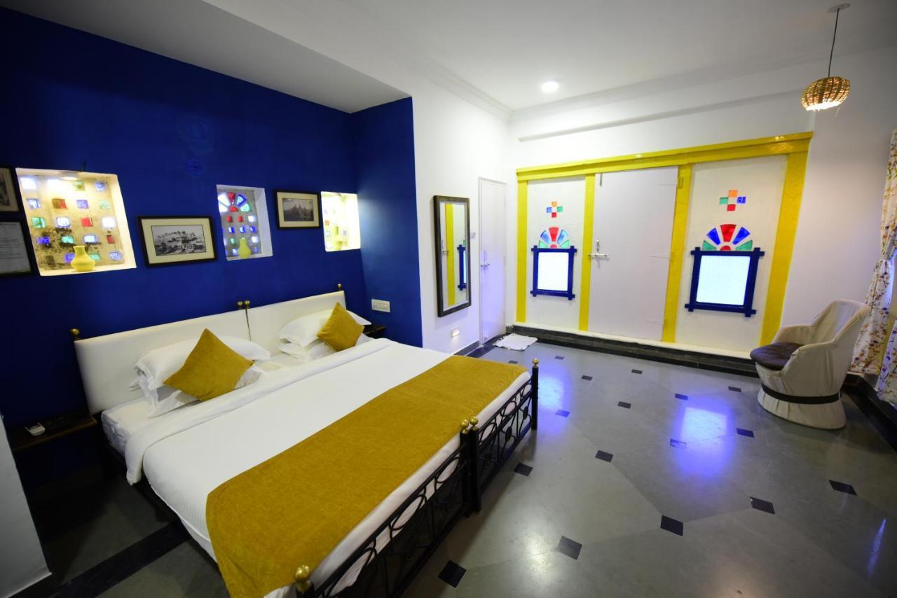 Hotel Udai Niwas By The Lake Udaipur Esterno foto