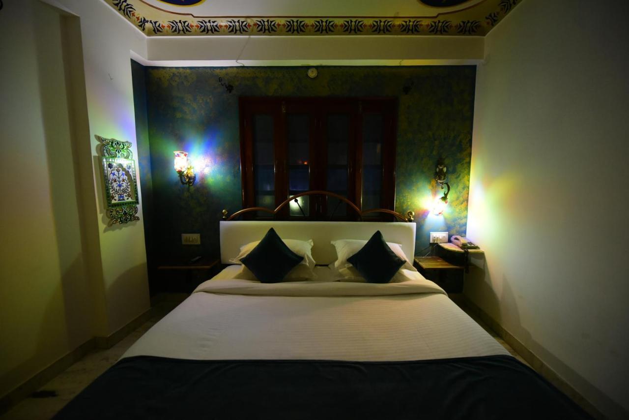 Hotel Udai Niwas By The Lake Udaipur Esterno foto