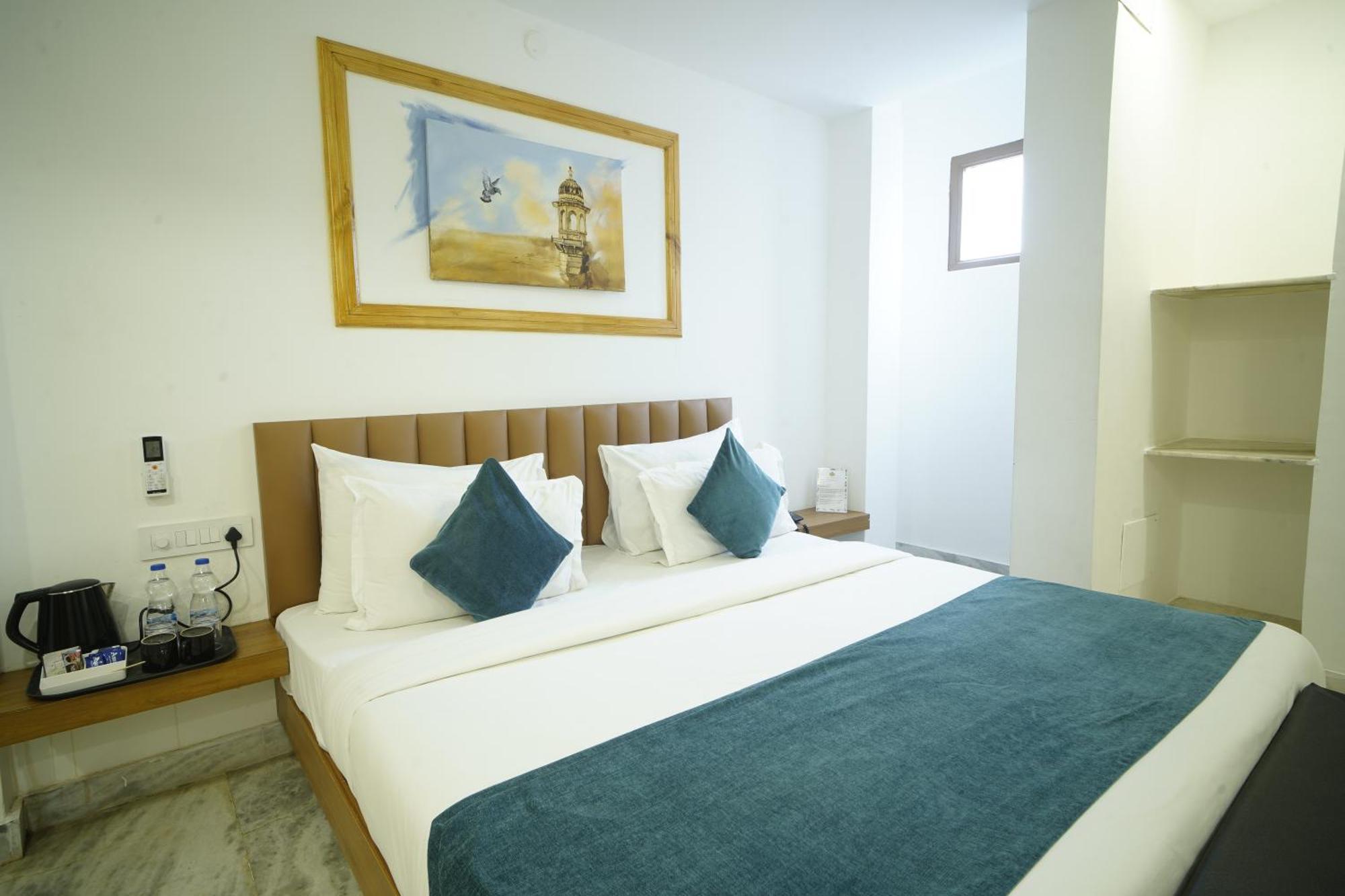 Hotel Udai Niwas By The Lake Udaipur Esterno foto