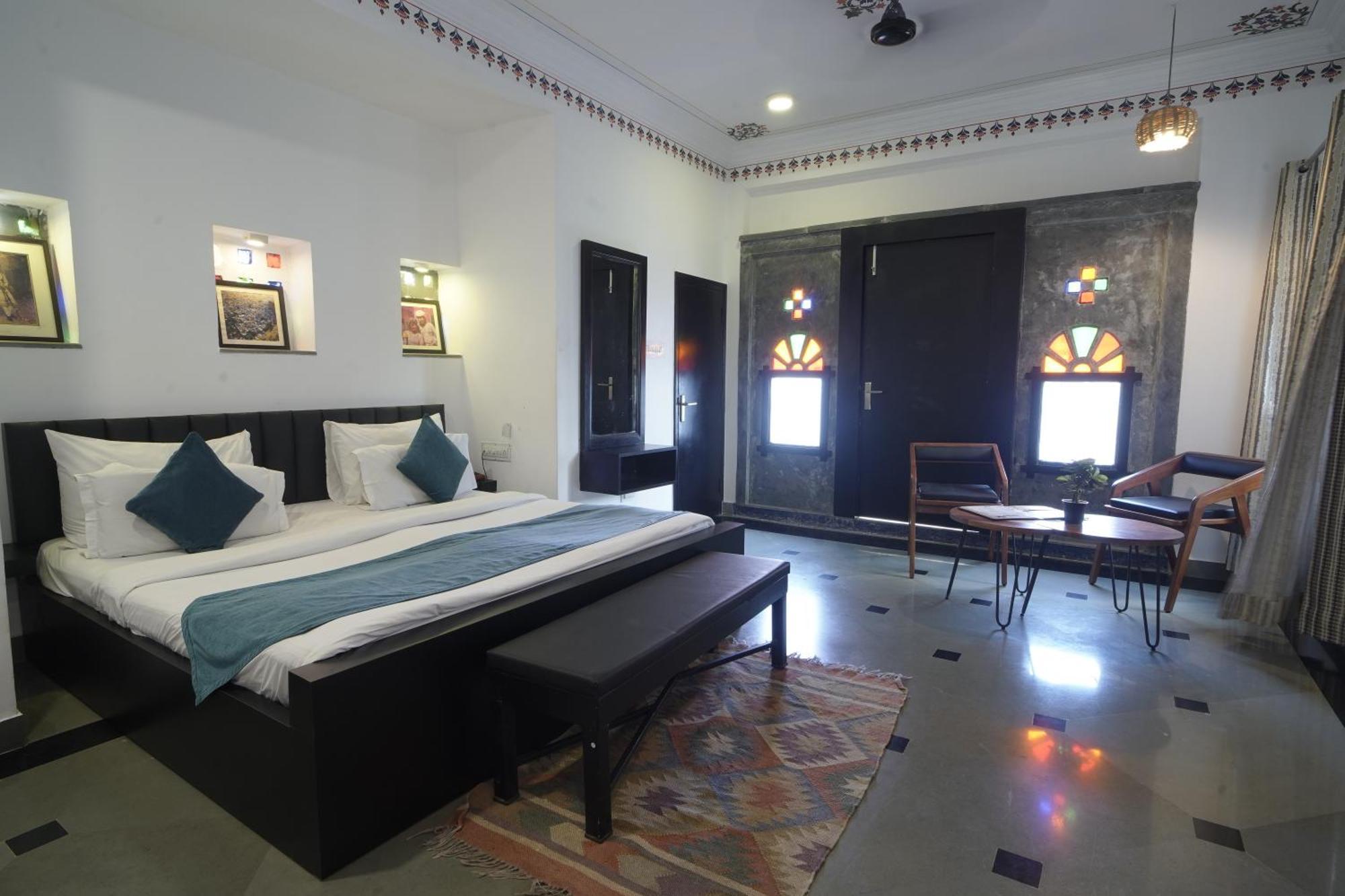 Hotel Udai Niwas By The Lake Udaipur Esterno foto